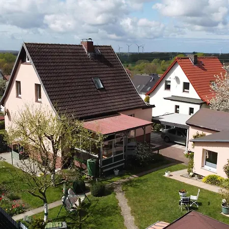 Ferienhaus Am Wedenberg - Kurze Distanz Zum Ostseestrand Von Kuehlungsborn Und Rerik Hébergement de vacances Kröpelin